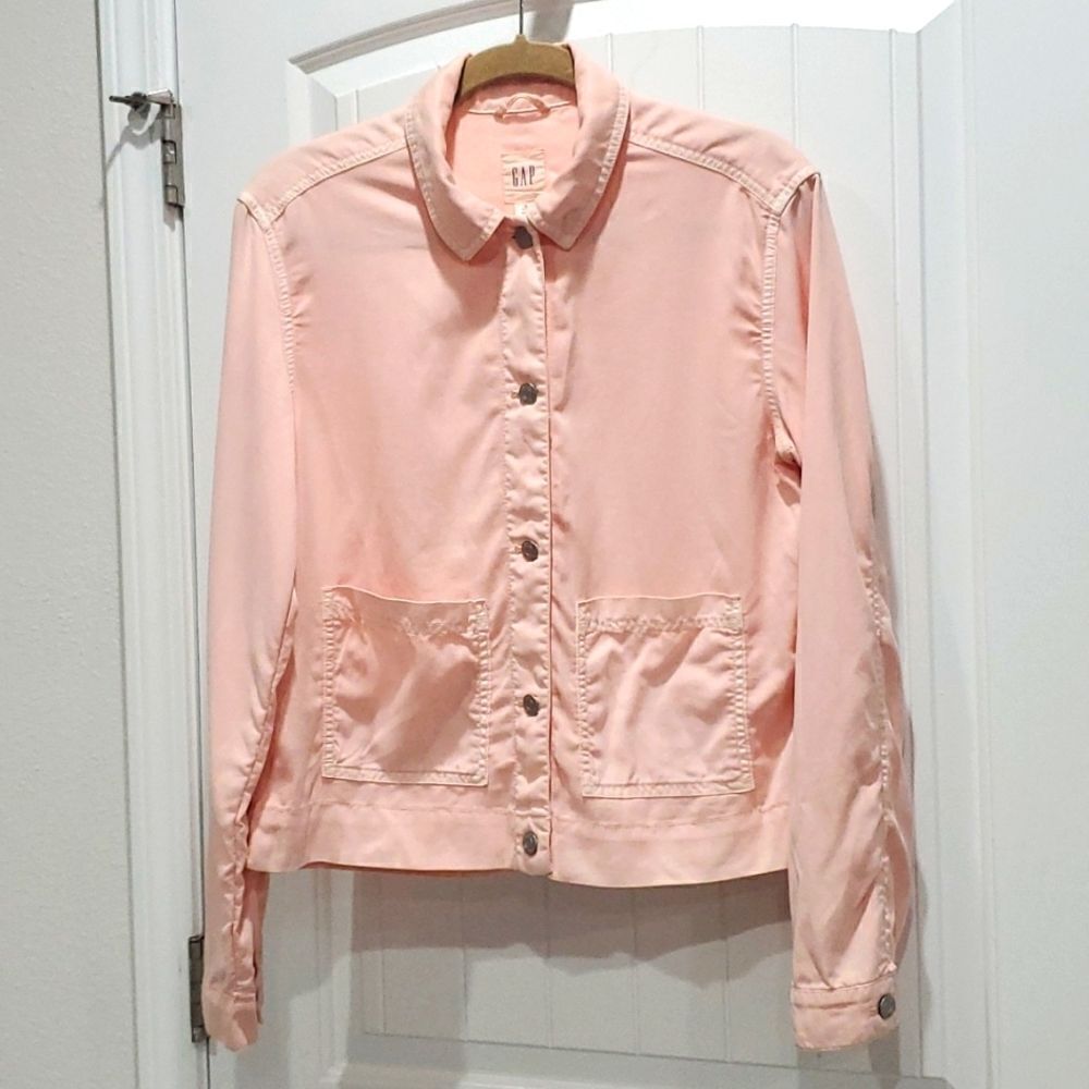 Gap pink/peach Jean style jacket. Light weight.  Size S Tall